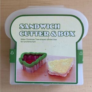 Christmas Tree Stainless Steel Sandwich Cutter and Plastic Storage Box New